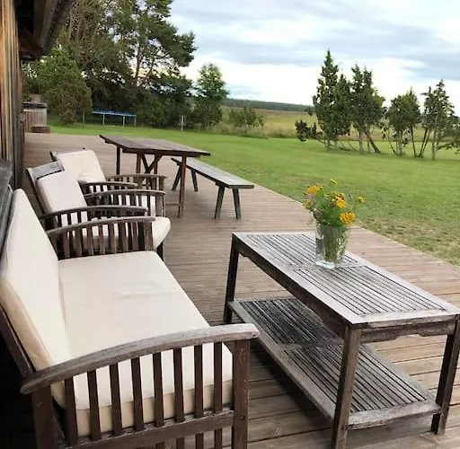 Holiday home Privaatne Mereaeaerne Maamaja Toeliseks Puhkuseks! Emmaste